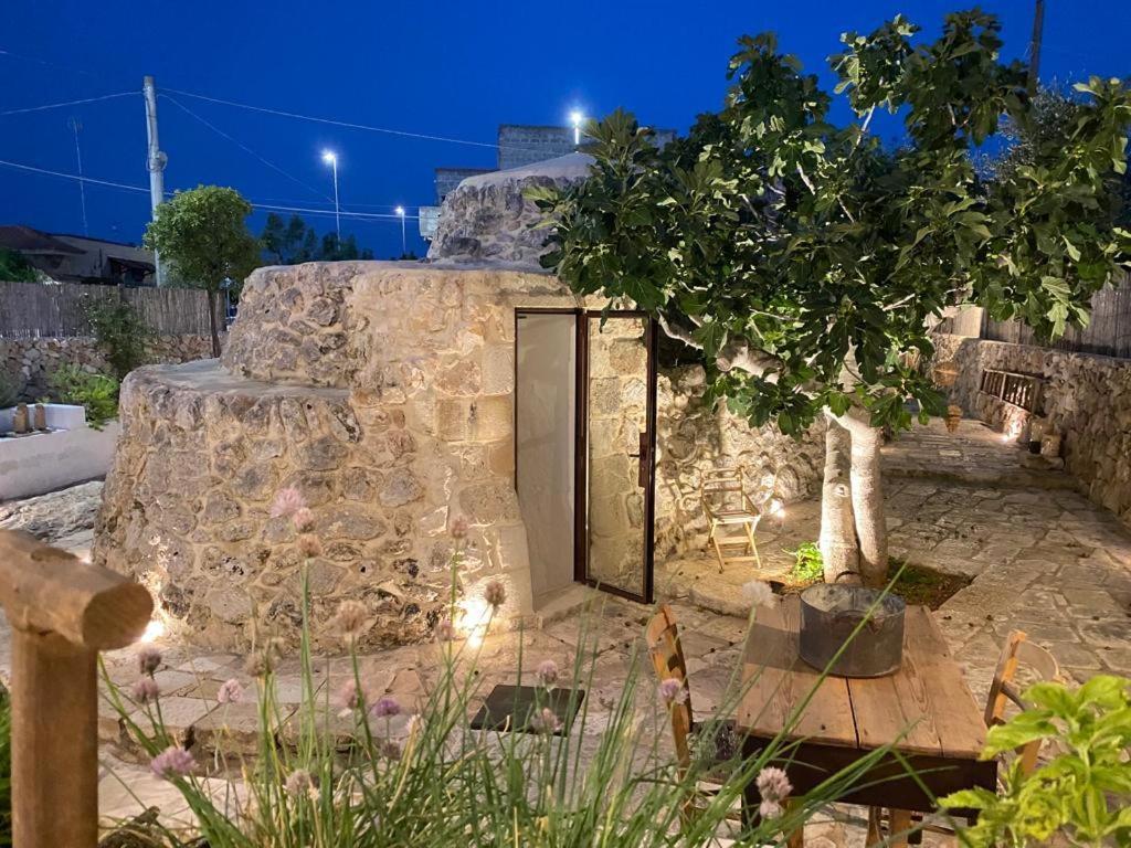 Trullo Santovia Bed & Breakfast Sant Isidoro  Exterior photo