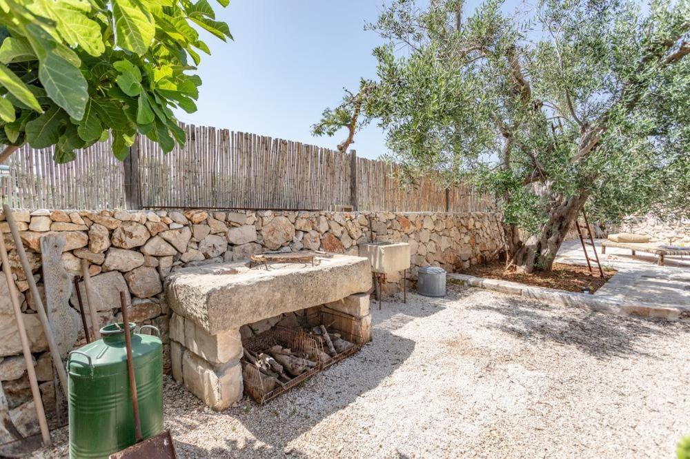 Trullo Santovia Bed & Breakfast Sant Isidoro  Exterior photo